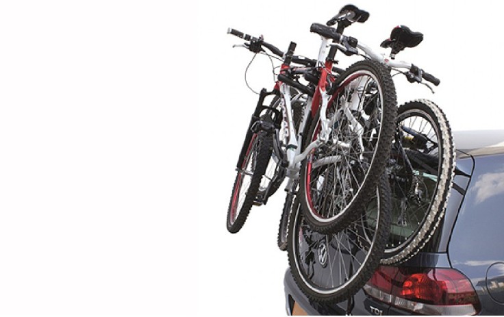 Peruzzo Cruiser Delux Dviračių laikiklis ant bagažinės plieninis, 3 dviračiams max 29, max 3 x 15 kg, dvigubi viršutiniai ir apatiniai diržai neleidžia laikikliui šokinėti, visi diržai atlaikantys 250 kg, visi kabliai atlaikantys 350 kg, lengvai ir greita