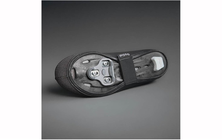 GripGrab Arctic Waterproof Deep Winter M 40-41 GripGrab antbačiai Arctic antbačiai yra vieni iš šilčiausių antbačių rinkoje, todėl idealiai tinka labai šaltomis oro sąlygomis. Pagaminti iš 4 mm storio vandeniui atsparaus neopreno, kuris apsaugo kojas nuo 