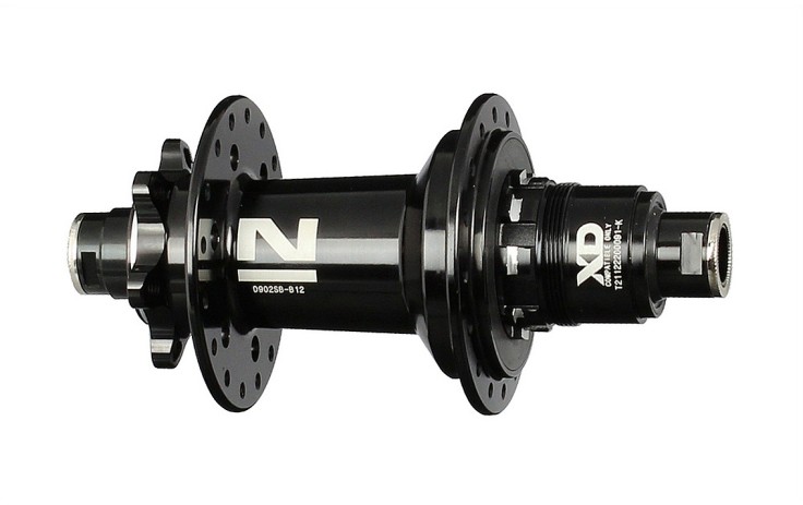 Novatec D902SB-B12-A4A-S11 Stebulė galinė 12 x 148 mm thru axle, 32H, 6-bolt, 4 x NBK uždari guoliai, 362 g, aliuminė terkšlė , H (E440), 4 šuniukų, SRAM XD, 40T ratchet ring.